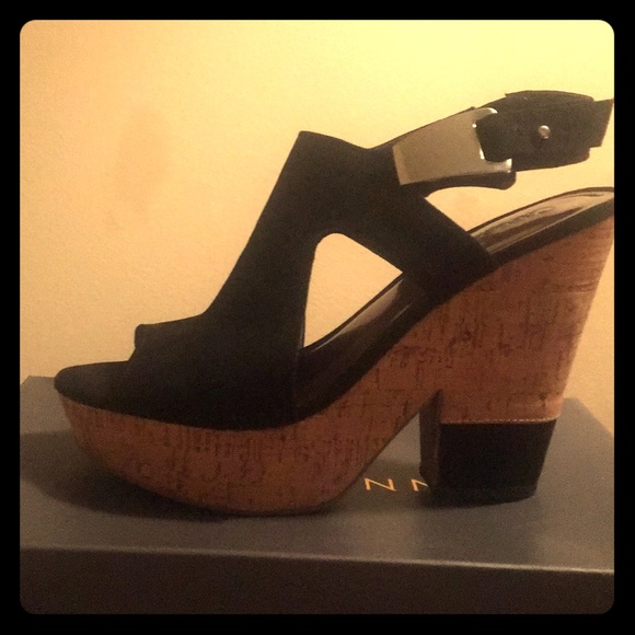 Heels - Picture 1 of 2